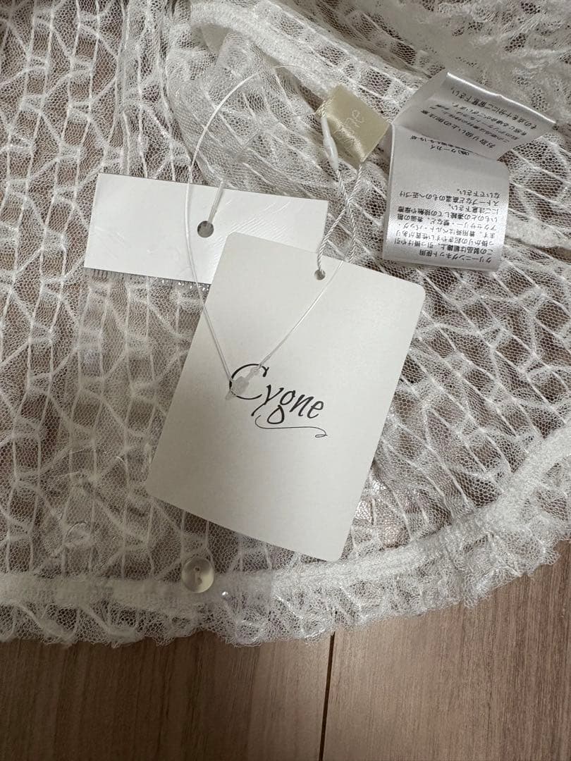 【新品未使用】cygne チュールシアートップス ホワイト　eve サイズ1