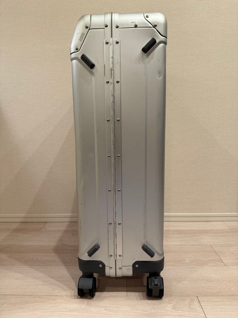 旅行かばん・小分けバッグ ZERO HALLIBURTON Geo Aluminum 3.0 83L