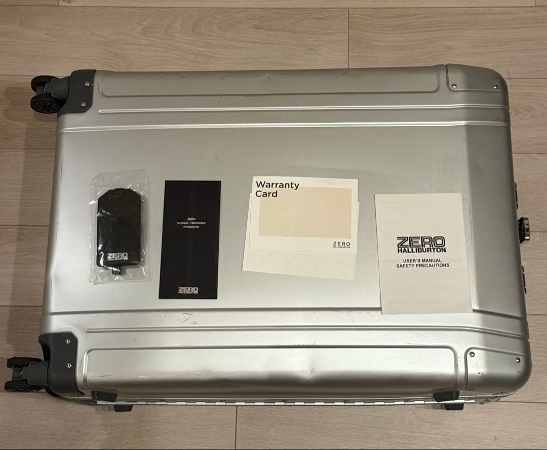 旅行かばん・小分けバッグ ZERO HALLIBURTON Geo Aluminum 3.0 83L