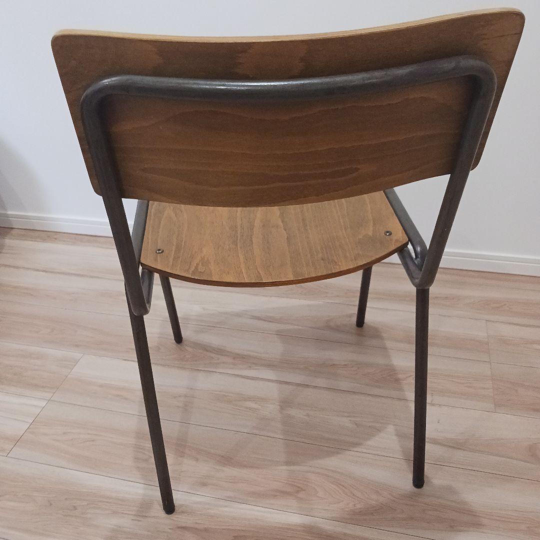 アデペシュ ソコフ ダイニングチェア