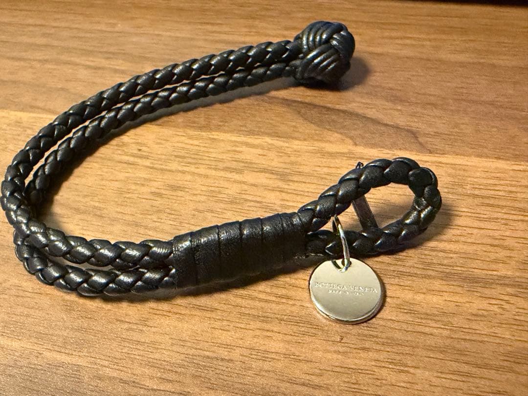 BOTTEGA VENETA ボッテガ ヴェネタ　レザーブレスレット　ブラック