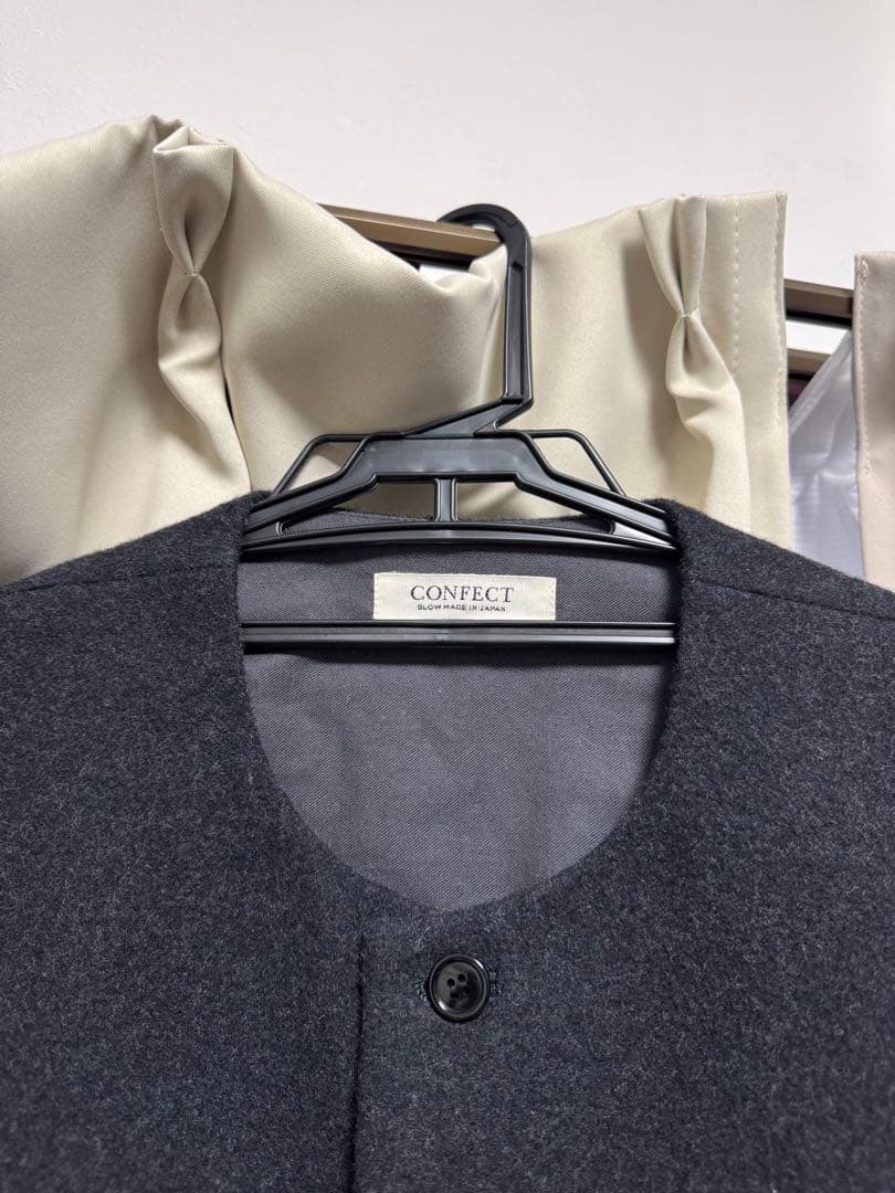 美品！！　コンフェクト　CONFECT ウールモッサークルーネックベスト