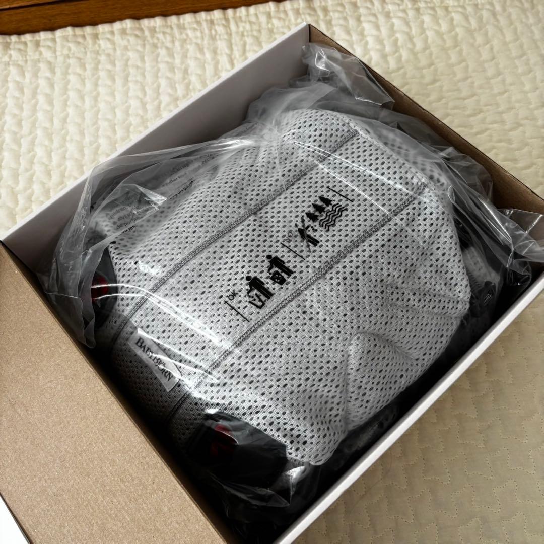 未使用＊BABYBJORN ベビービョルン　ワンカイエアー 抱っこ紐　シルバー