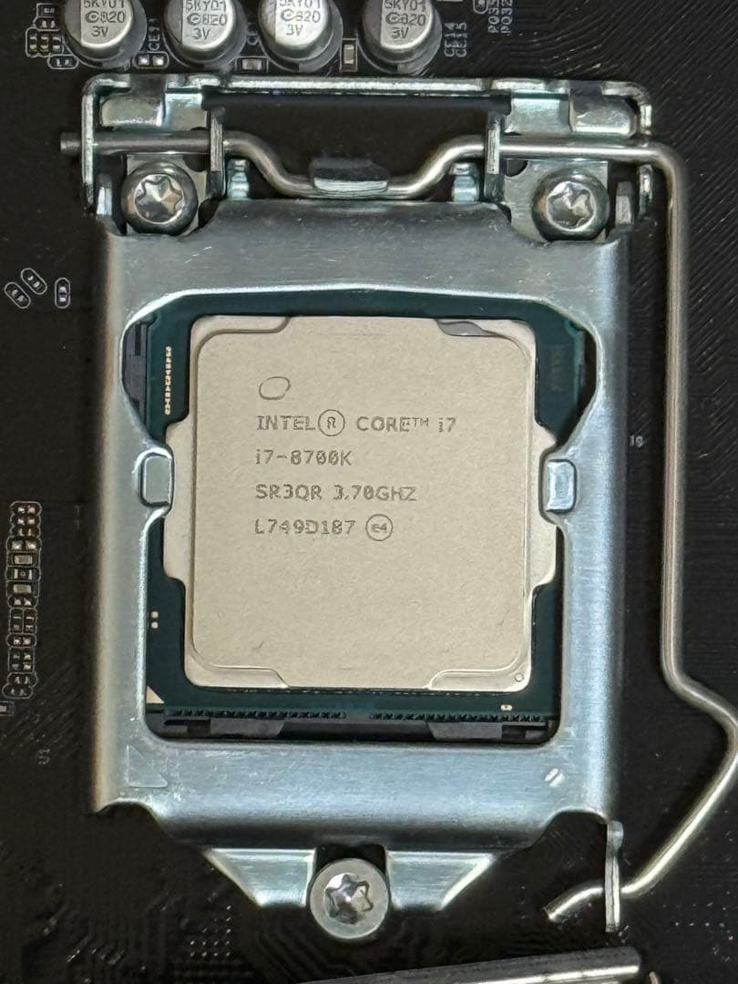 Core i7-8700k + ASRock Z370 Pro4 DDR4メモリ