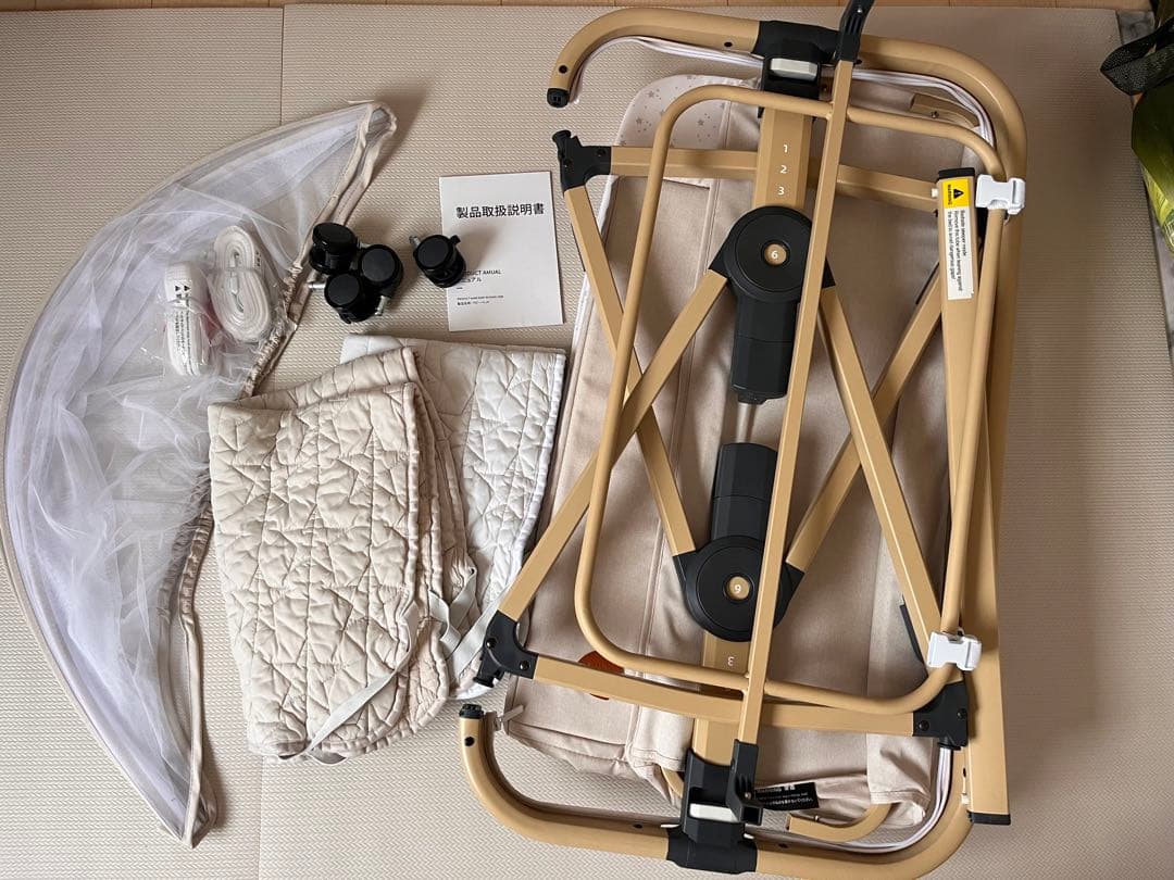 美品　ベビーベッド　&PUPPAPUPOベッドシーツ2枚セット