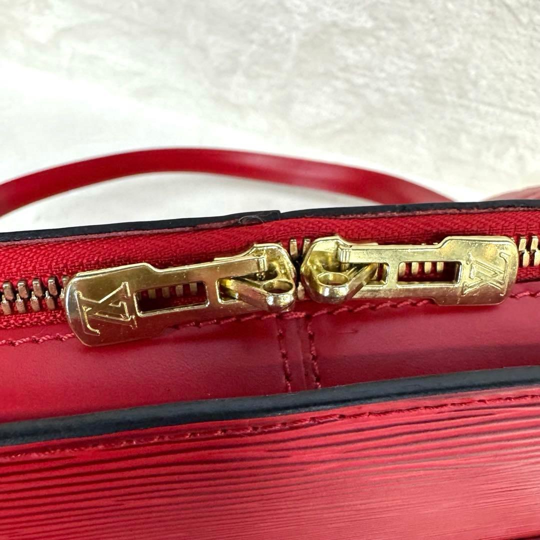 ルイ・ヴィトン　LOUIS VUITTON エピ　ボストン　レッド