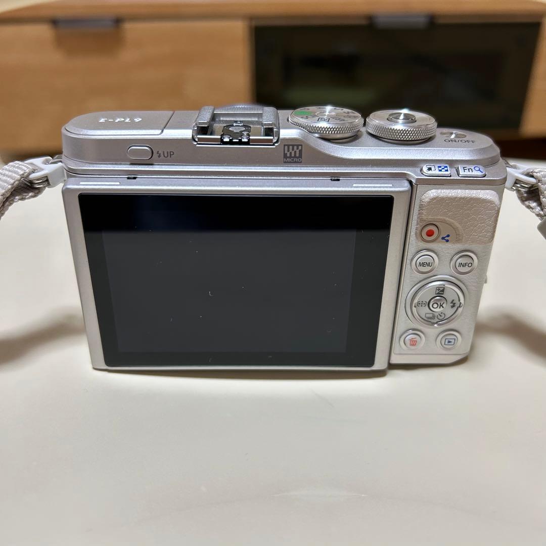 ★年末年始セール★OLYMPUS PEN E-PL9