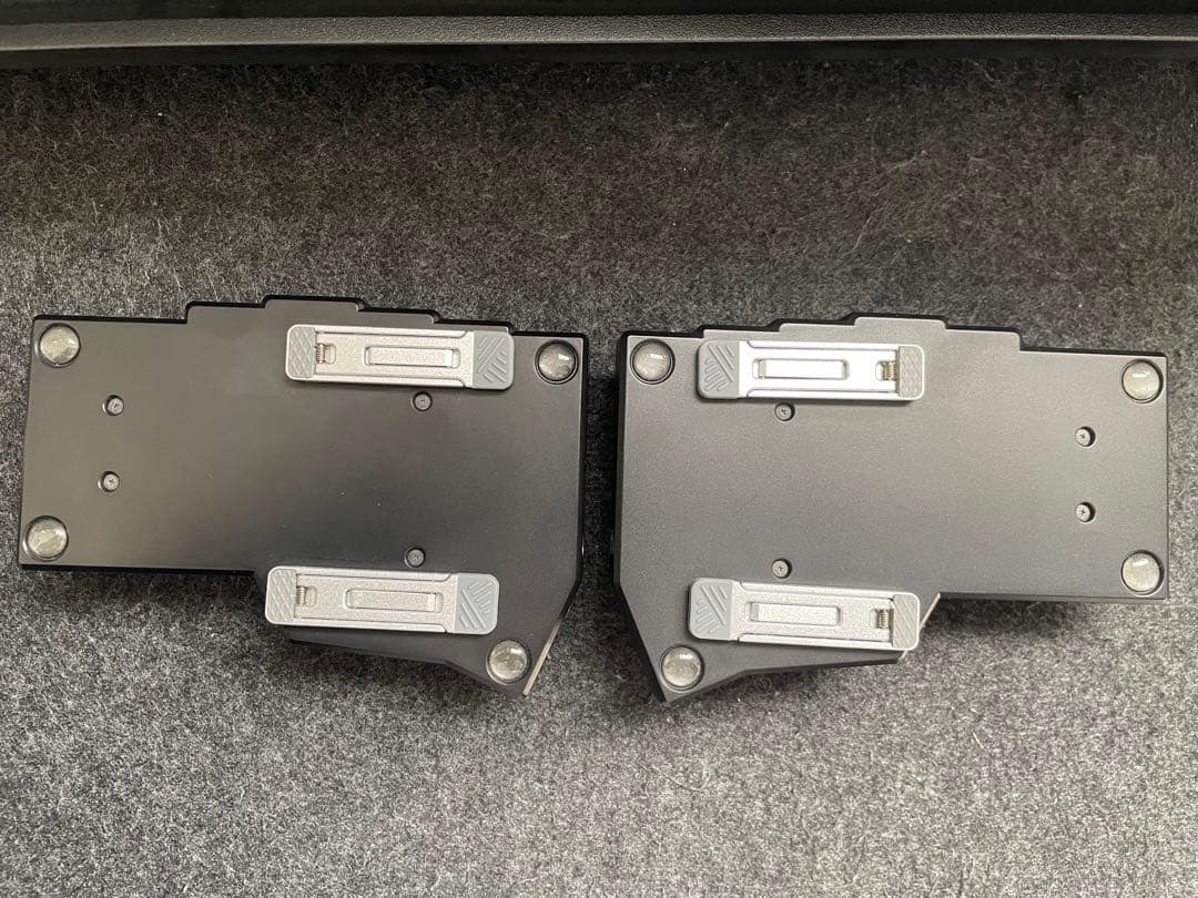 Corne v4 Cherry 完成品　スイッチ　キーキャップ　ケーブル付き