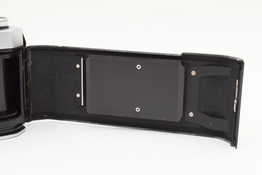 フィルムカメラ Nikon FE + Ai Nikkor 28mm f3.5