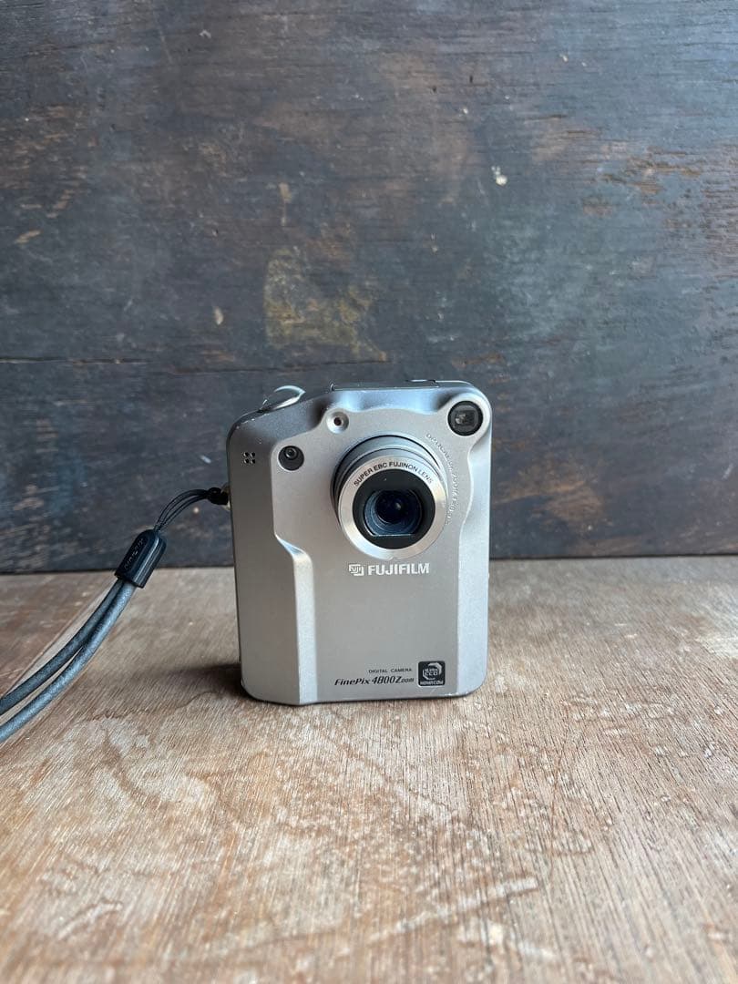【値下げ】FUJIFILM FinePix 4800Z 動作品　オールドコンデジ
