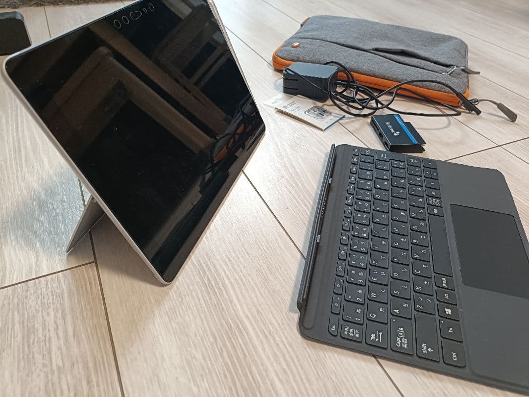 Microsoft Surface Pro 本体 + キーボード + 充電器