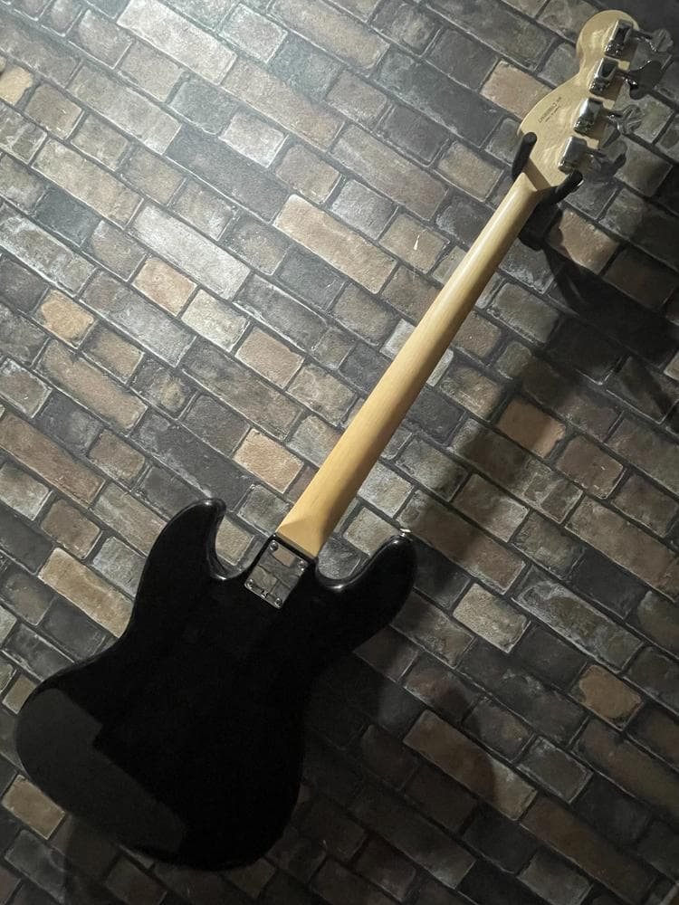 Fender/Squier/Affinity ジャズベース ブラック ケース付