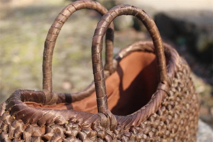 山胡桃木 クルミ 六角花結び編み 山葡萄 籠 かご バッグ コンパクト 巾着