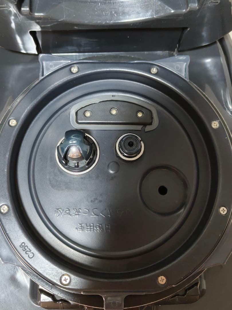 Zojirushi 圧力IH炊飯器 NW-CB10