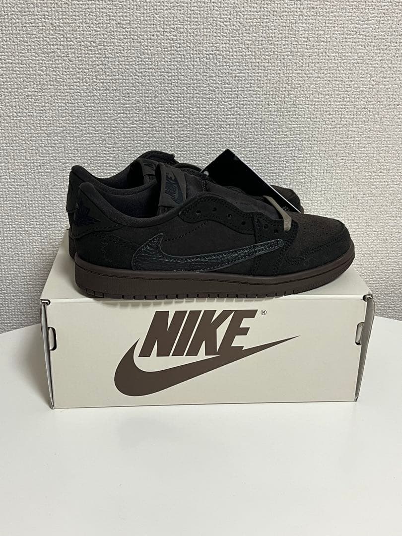 Travis Scott × Nike Air Jordan 1 Low PS