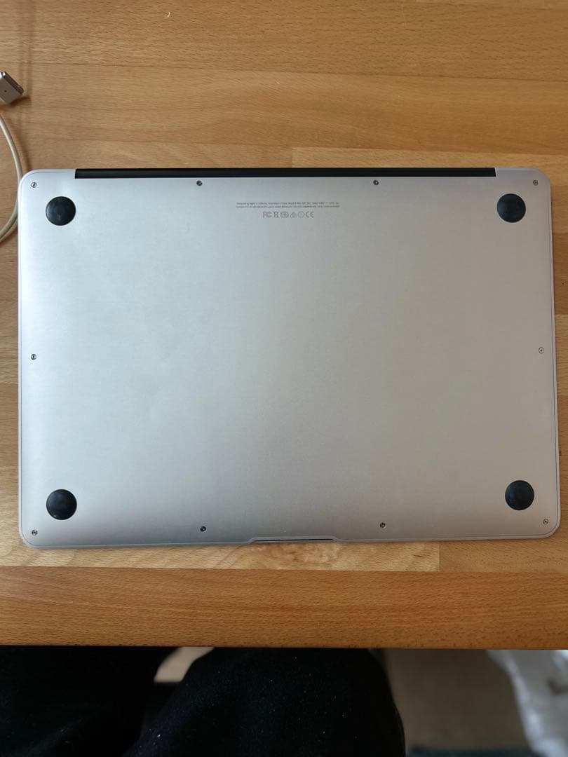 23. MacBook Air (13インチ　2015