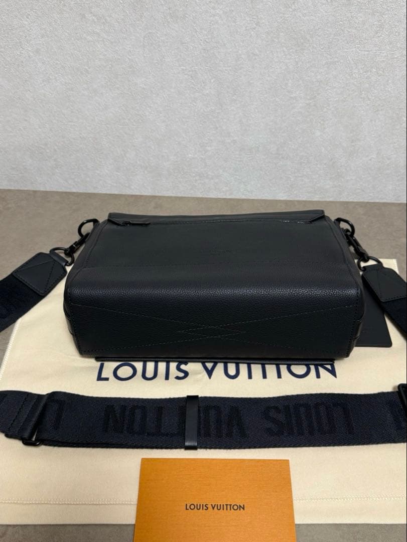 極美✨ルイヴィトン M57080 テイクオフメッセンジャー アエログラムブラック