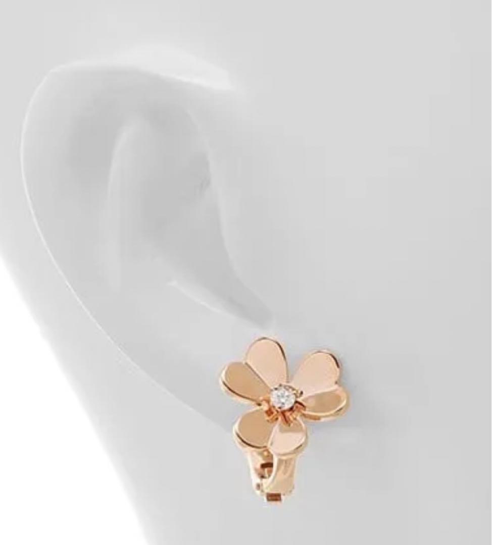 フラワーゴールドピアス