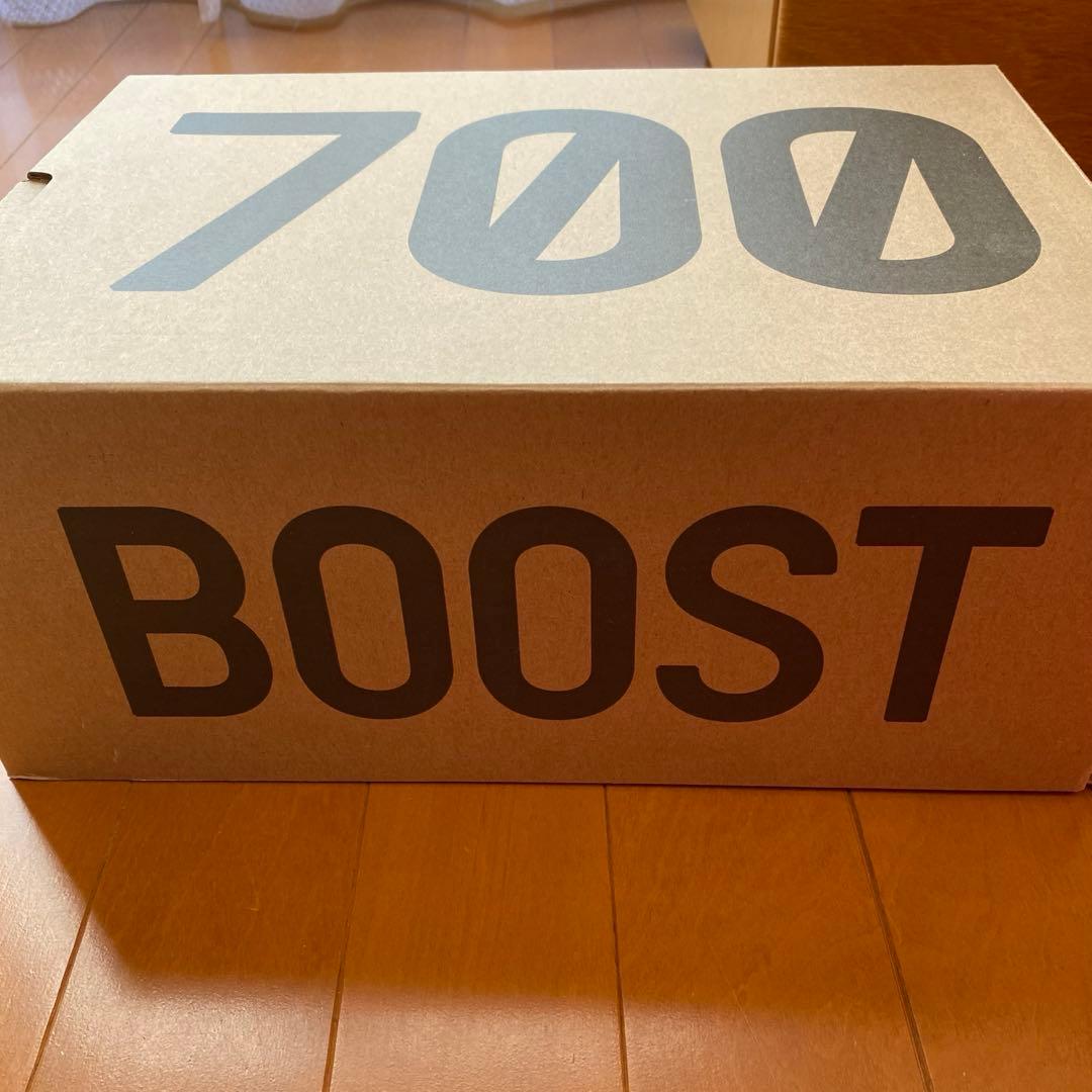 adidas アディダス YEEZY BOOST 700 WAVE RUNNE