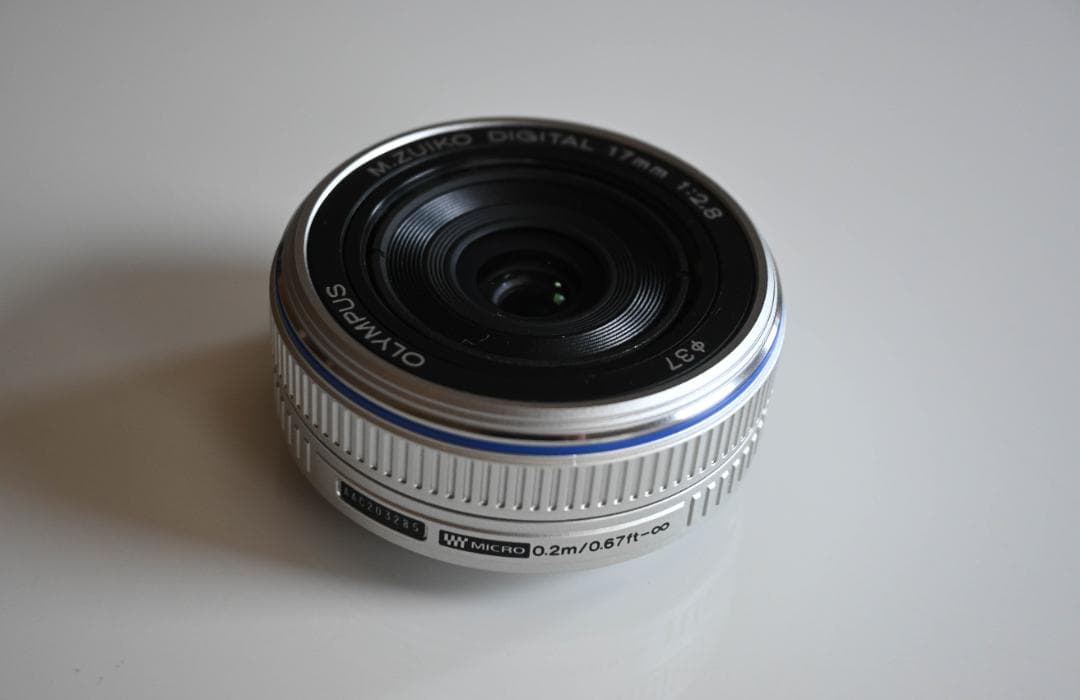 オリンパス M.ZUIKO 17mm F2.8 パンケーキレンズ＋ VF-1