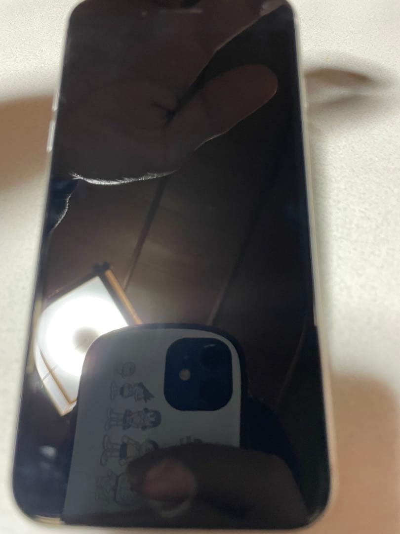 バッテリー81%★綺麗★iPhoneSE2（第2世代）【64GB】WHITE 白