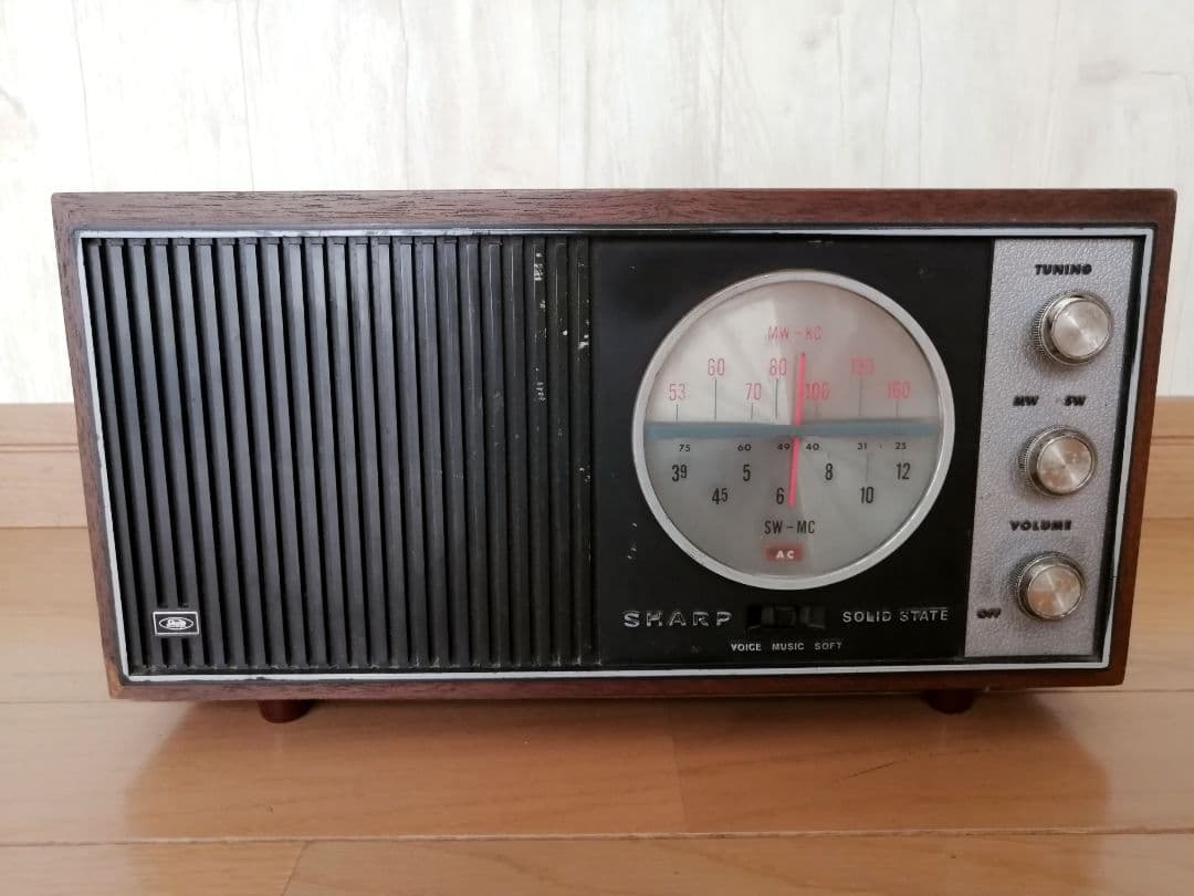SHARP 木製アンティーク　ラジオ