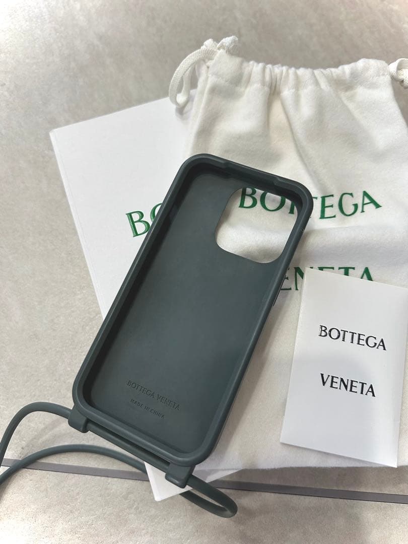 【美品】BOTTEGA VENETA 　iPhoneケース14pro