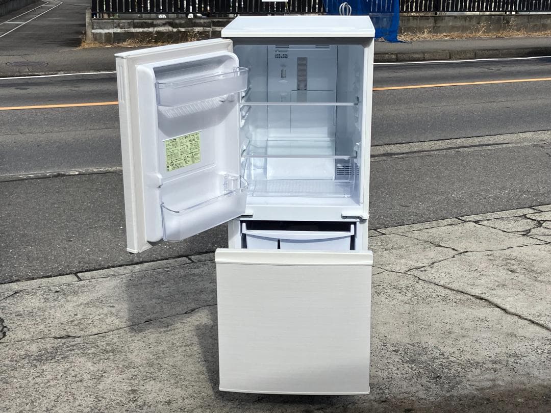愛知岐阜/送料込★美品★シャープ 137L冷蔵庫　SJ-D14E-W　2019年