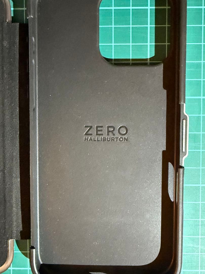 希少ZERO HALLIBURTON iPhone 16 ProMAX用　手帳型