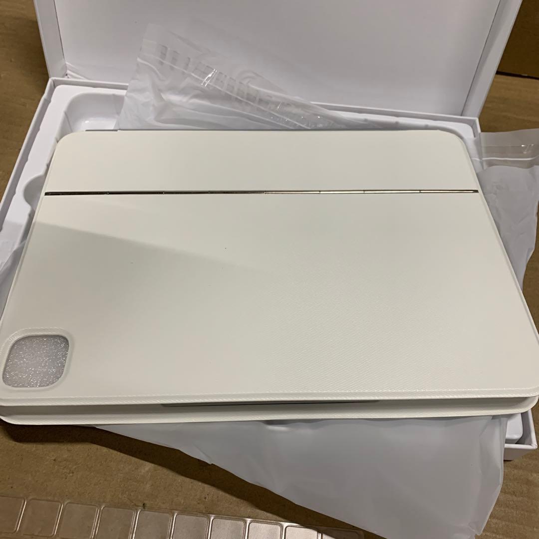 新品　マグネット式 iPad 10.9インチ キーボード ケース ホワイト