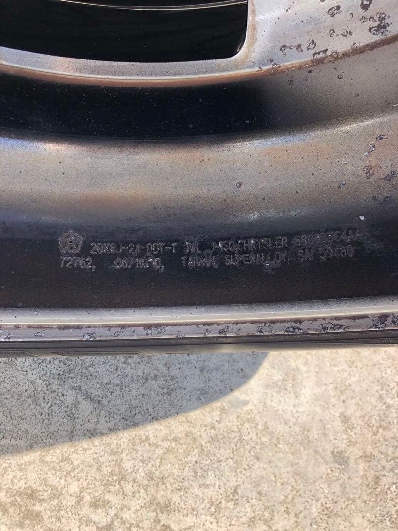 ダッジチャレンジャーMOPAR'10 純正20インチ