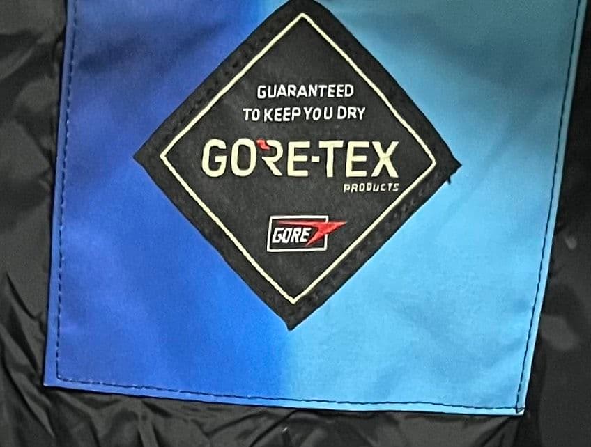 は*す様 supreme dmx gore-tex