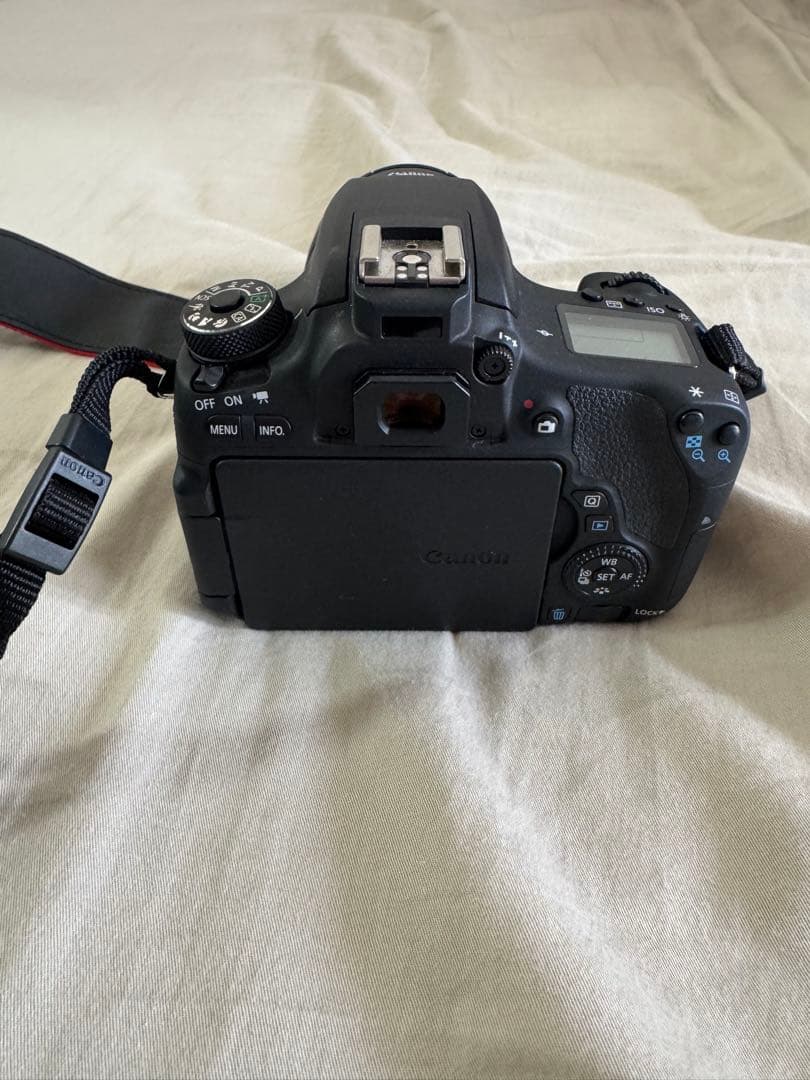 Canon 一眼レフカメラ EOS8000d SDカード付き