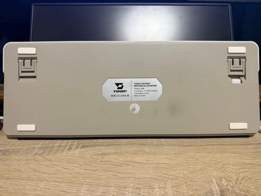 YUNZII B98 ワイヤレスメカニカルキーボード（キーキャップ変更）