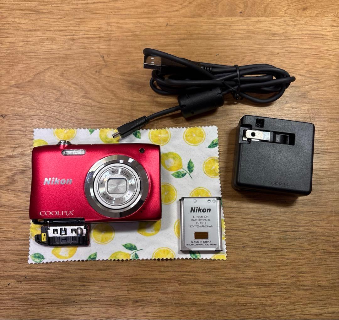 【極美品】NIKON COOLPIX A100 レッド 希少