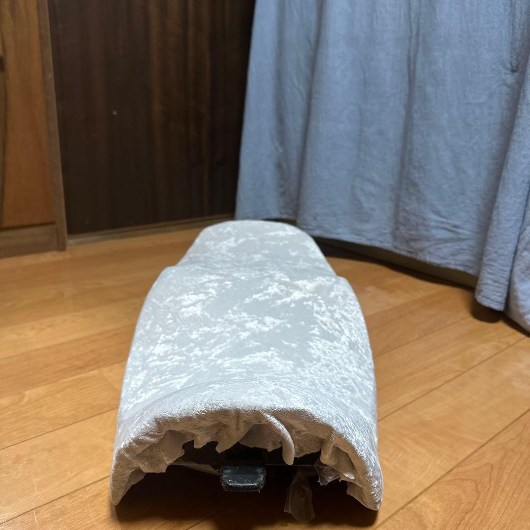 ゼファー750 シートベース　金具付き　アンコ抜き　チンチラ　後貼り