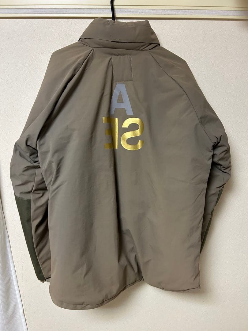 WIND AND SEA フード付きベージュジャケット