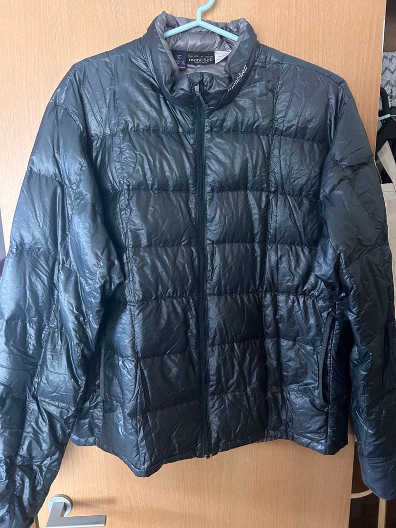 モンベル、軽量ダウン。ダークブルー。