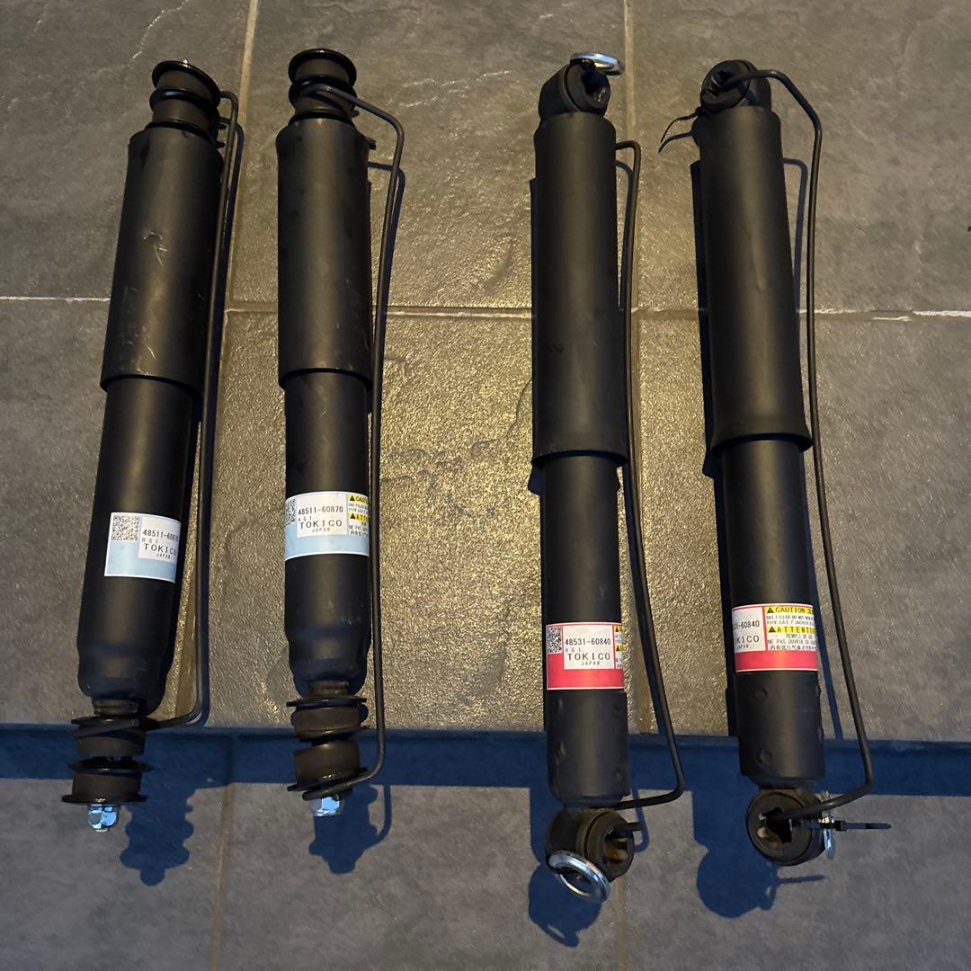 う*け様 再再販ランドクルーザー70 純正ショック 前後4本