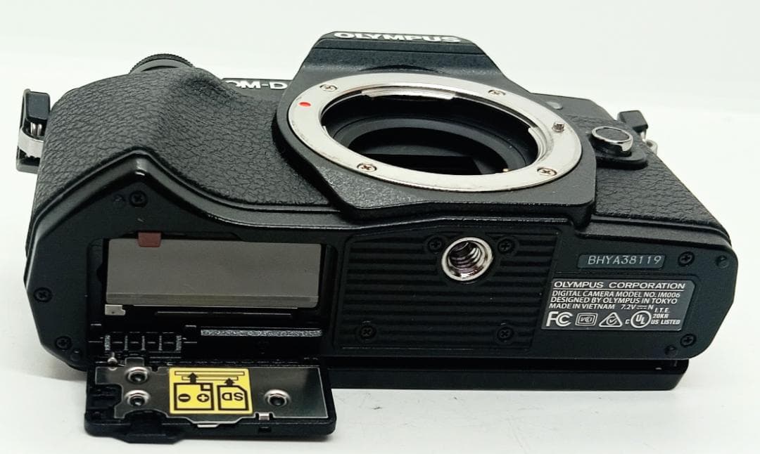 OLYMPUS OM-D E-M10 MarkIII ミラーレスカメ SD付き