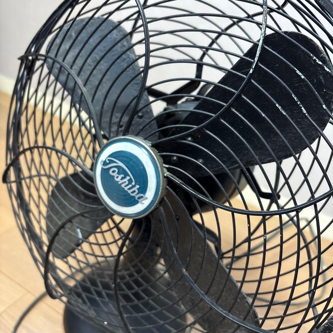 東芝　TOSHIBA　昭和レトロ　扇風機　鉄製　アンティーク　黒