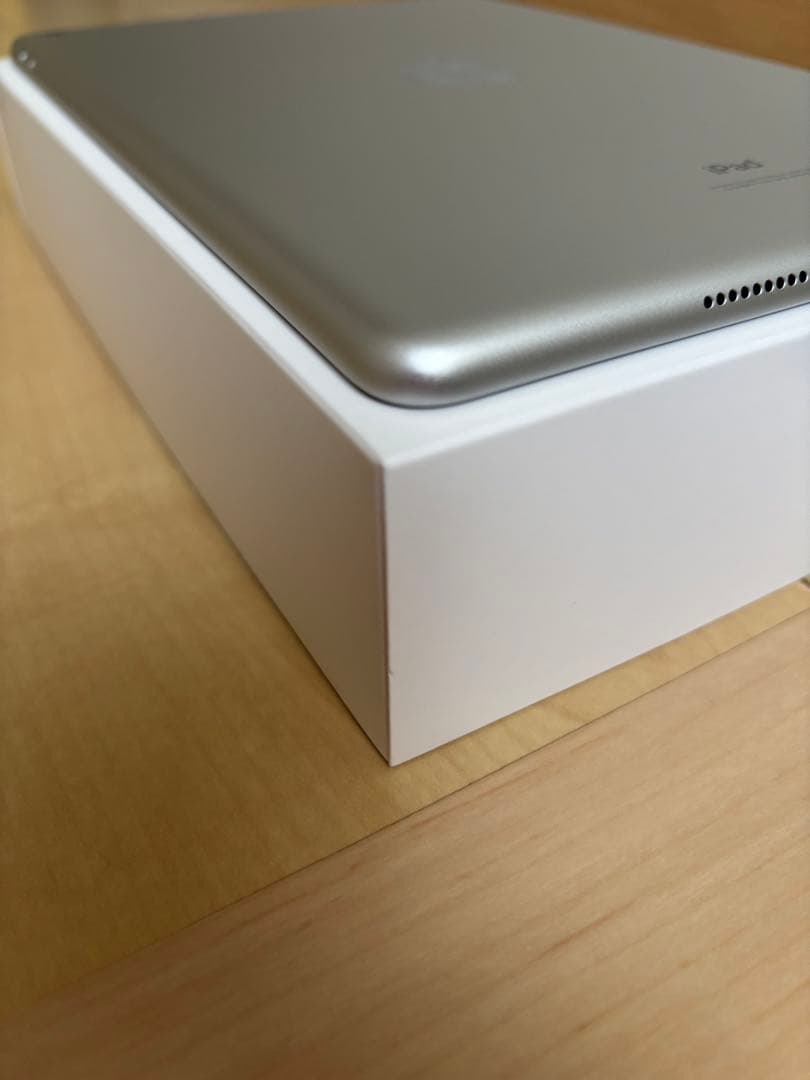 Apple iPad 第9世代 Apple認定整備済製品　Wi-Fi