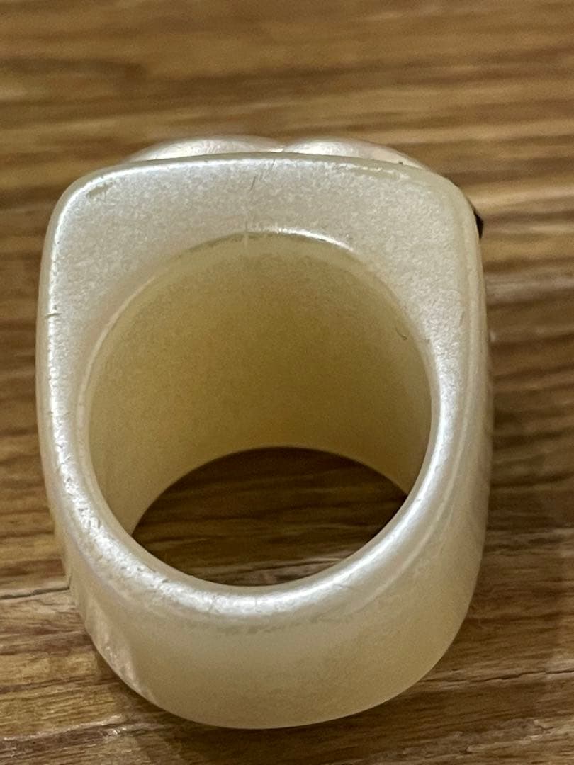 CHANEL シャネルプラスチックアイボリー ダブルCロゴ リング