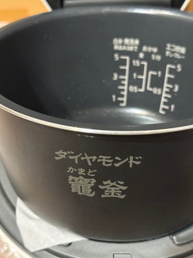 パナソニック圧力IHジャー炊飯器 SR-R10B-W ホワイト　5合炊　ほぼ新品