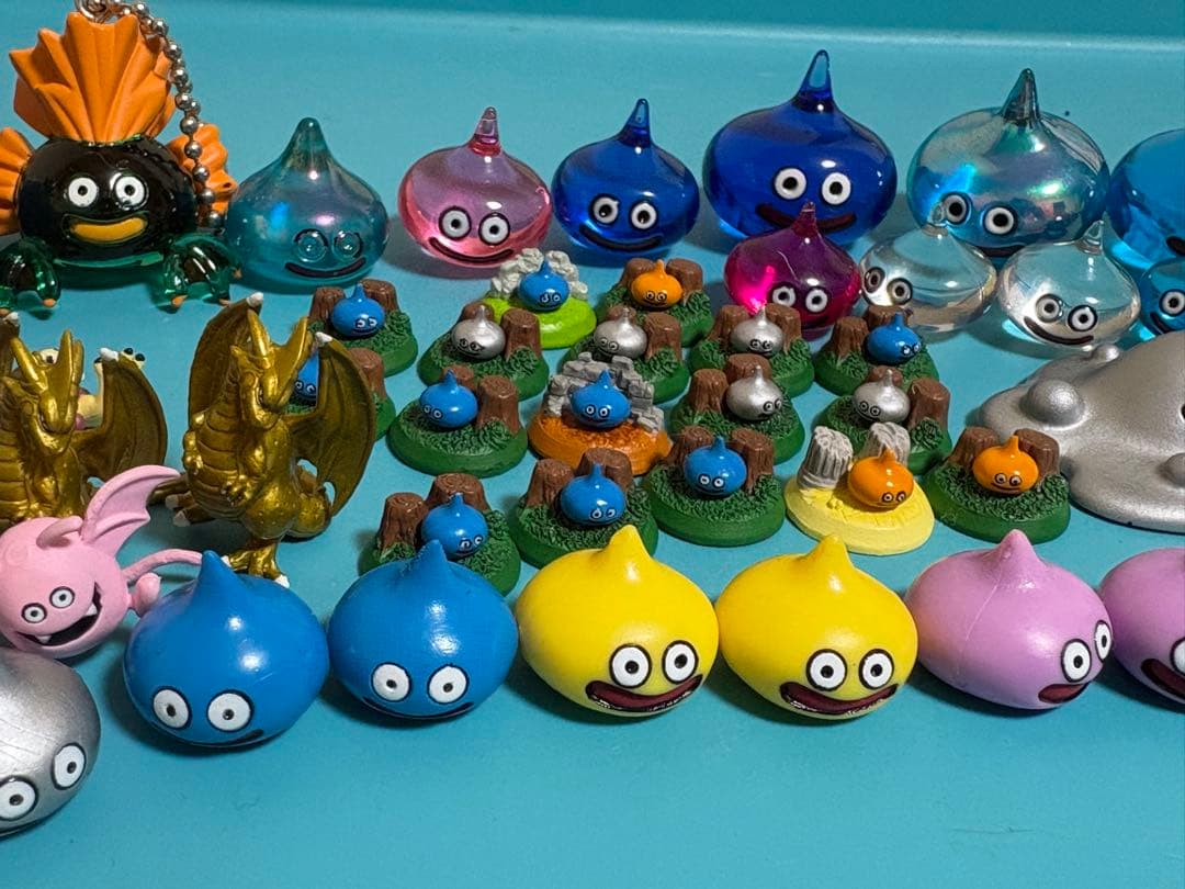 【週末限定値下げ】ドラクエ　スライム他　ミニフィギュア　77個まとめ売り