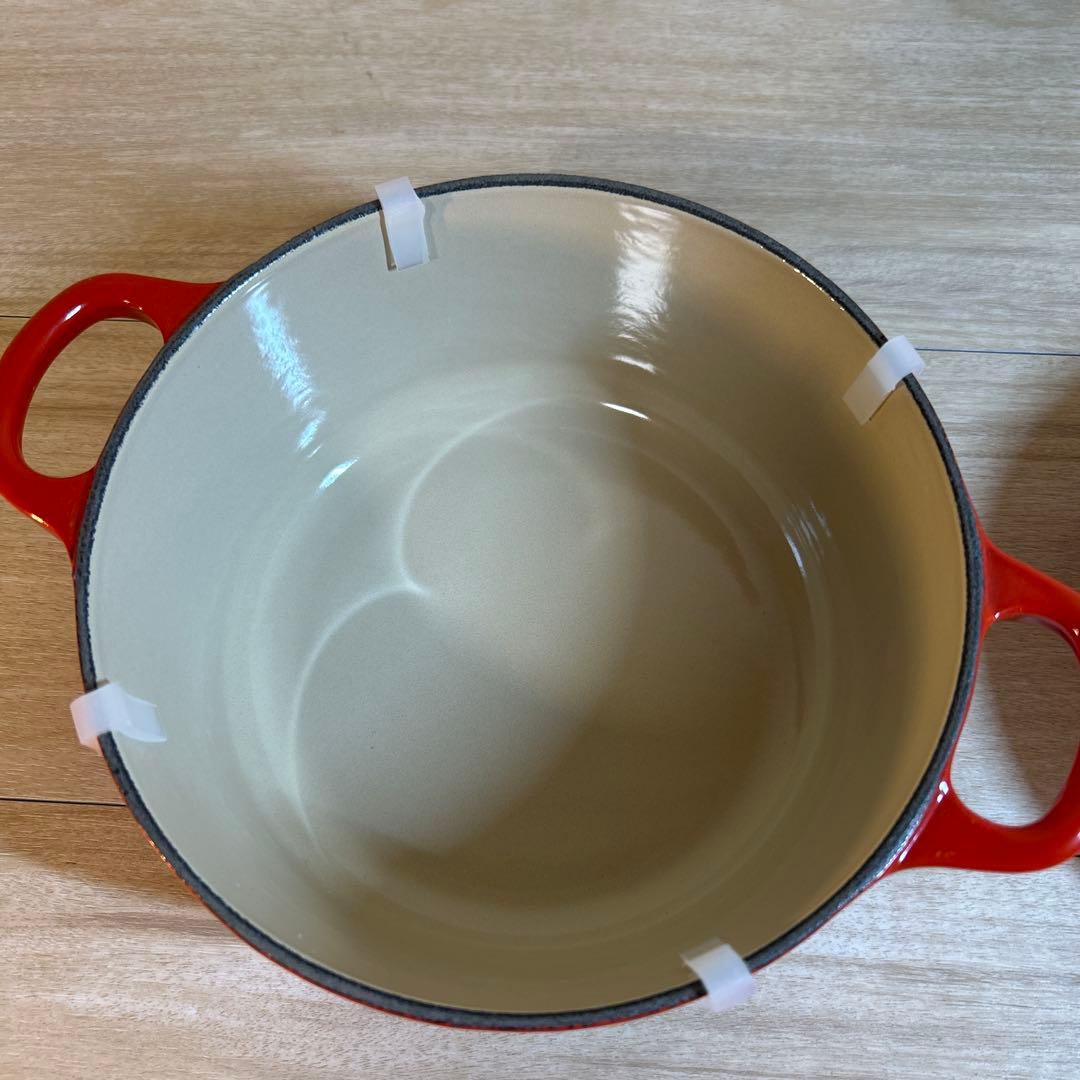 ルクルーゼ　ココットロンド　18cm チリレッド レッド　両手鍋　鍋