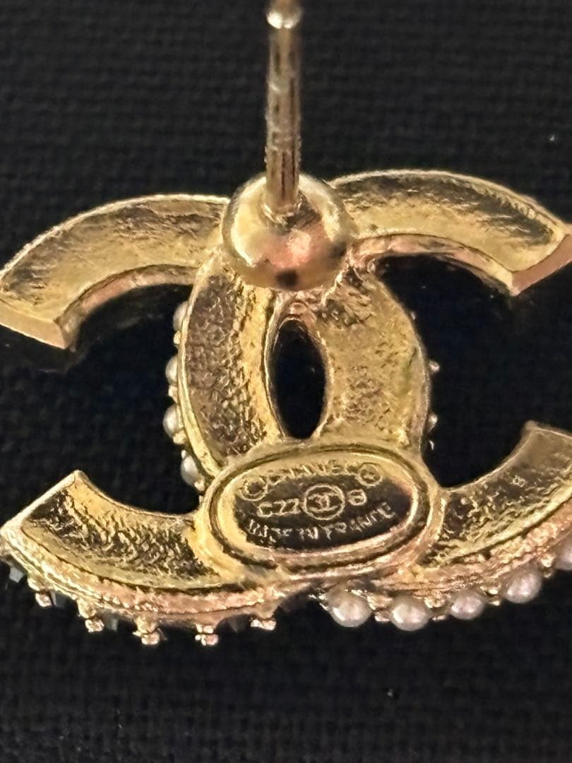 CHANELシャネル22Bココマークラインストーンパールピアス