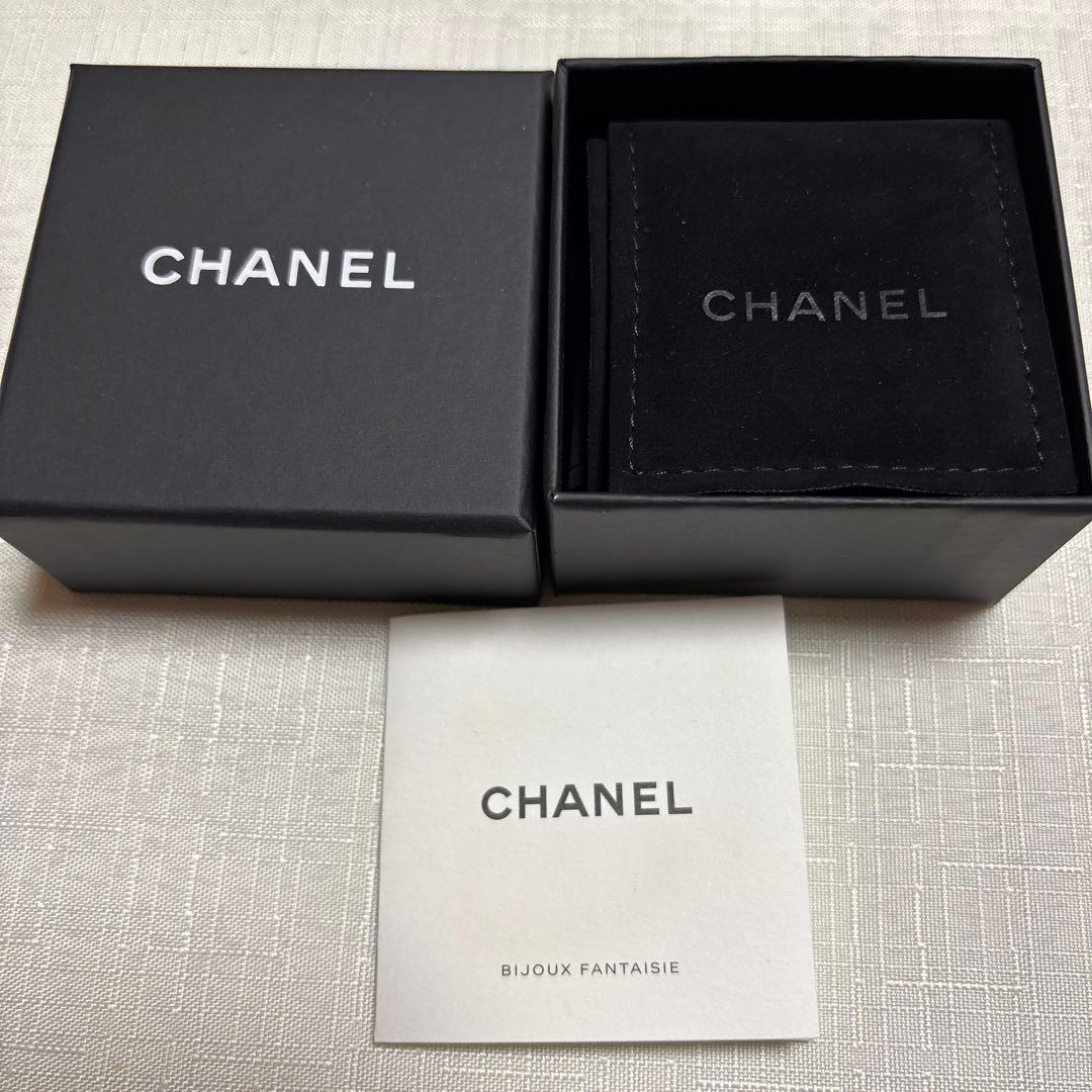 CHANELシャネル22Bココマークラインストーンパールピアス