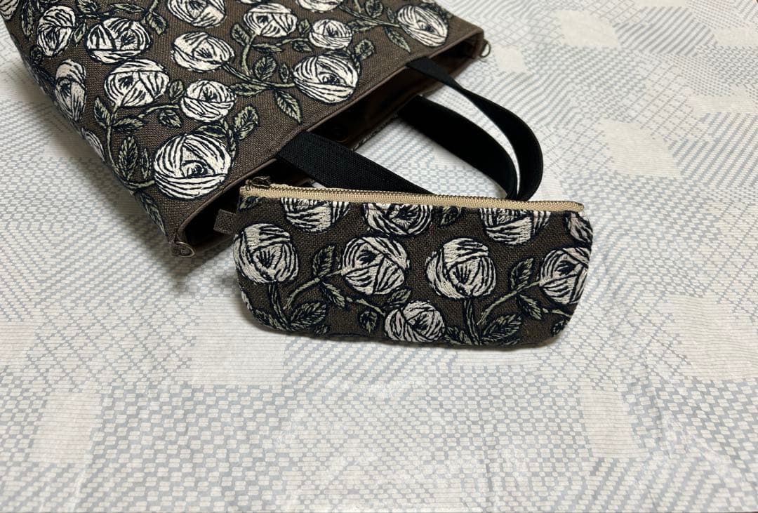 bellyの森さん 様 rosy コロりんトート