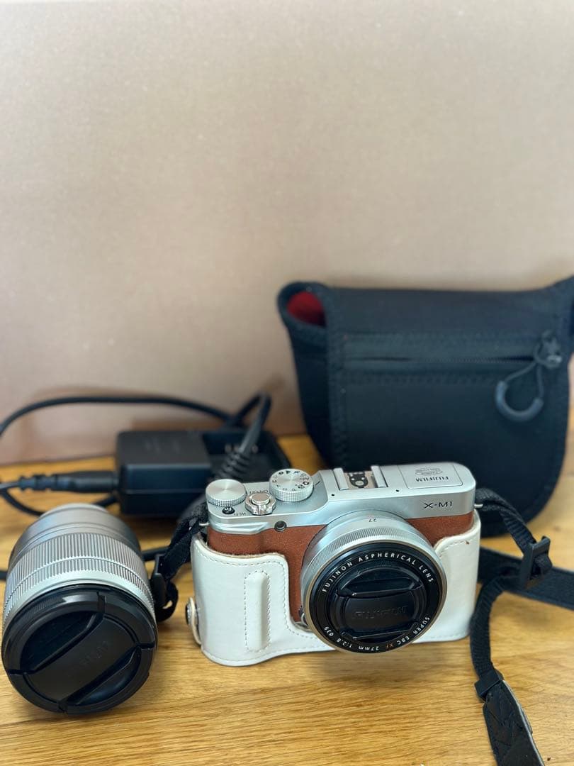 ☆*☆様 Fujifilm X-M1 ミラーレスカメラ 本体とレンズ付き